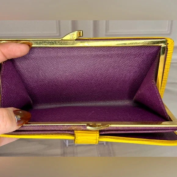 Louis Vuitton Yellow and Purple Epi Leather Long Kiss Lock Wallet | Vintage - Picture 9 of 9